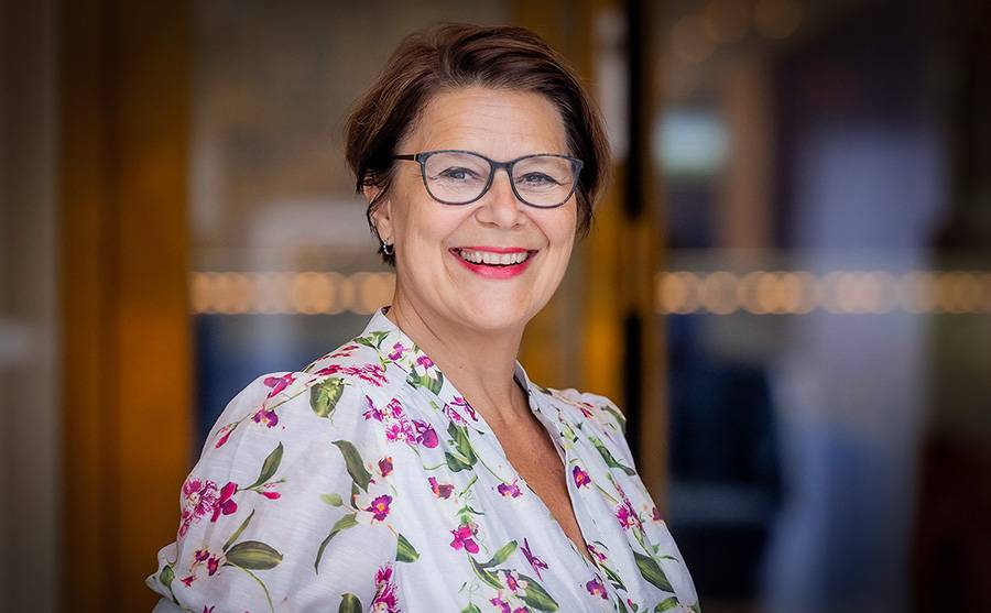 Bilde av Tone Tellevik Dahl i sommerkjole