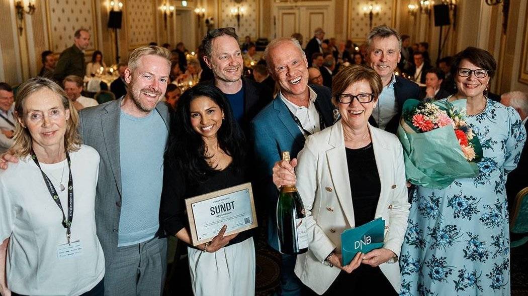 Vinnerne fra DNB Næringseiendom sammen med juryen for Cityprisen