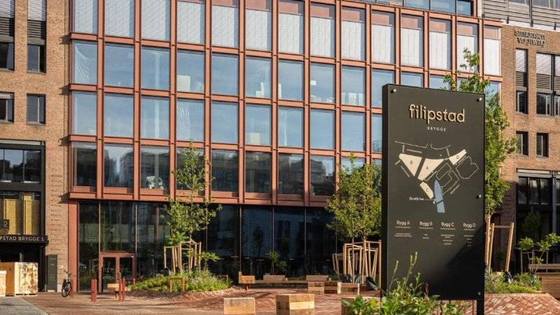 bygget filipstad brygge 1 i solskinn